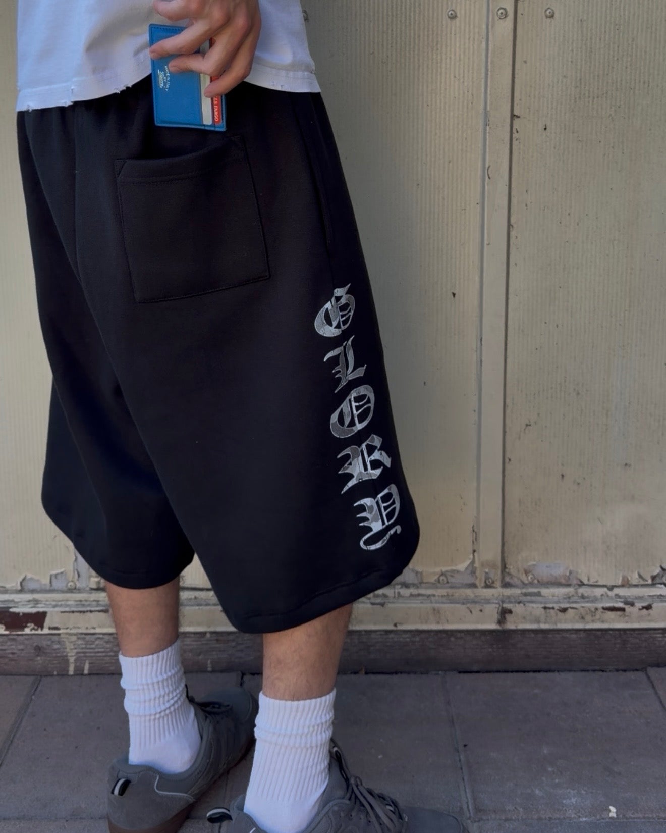 "GLORY" 3/4 Baggy Sweat Shorts